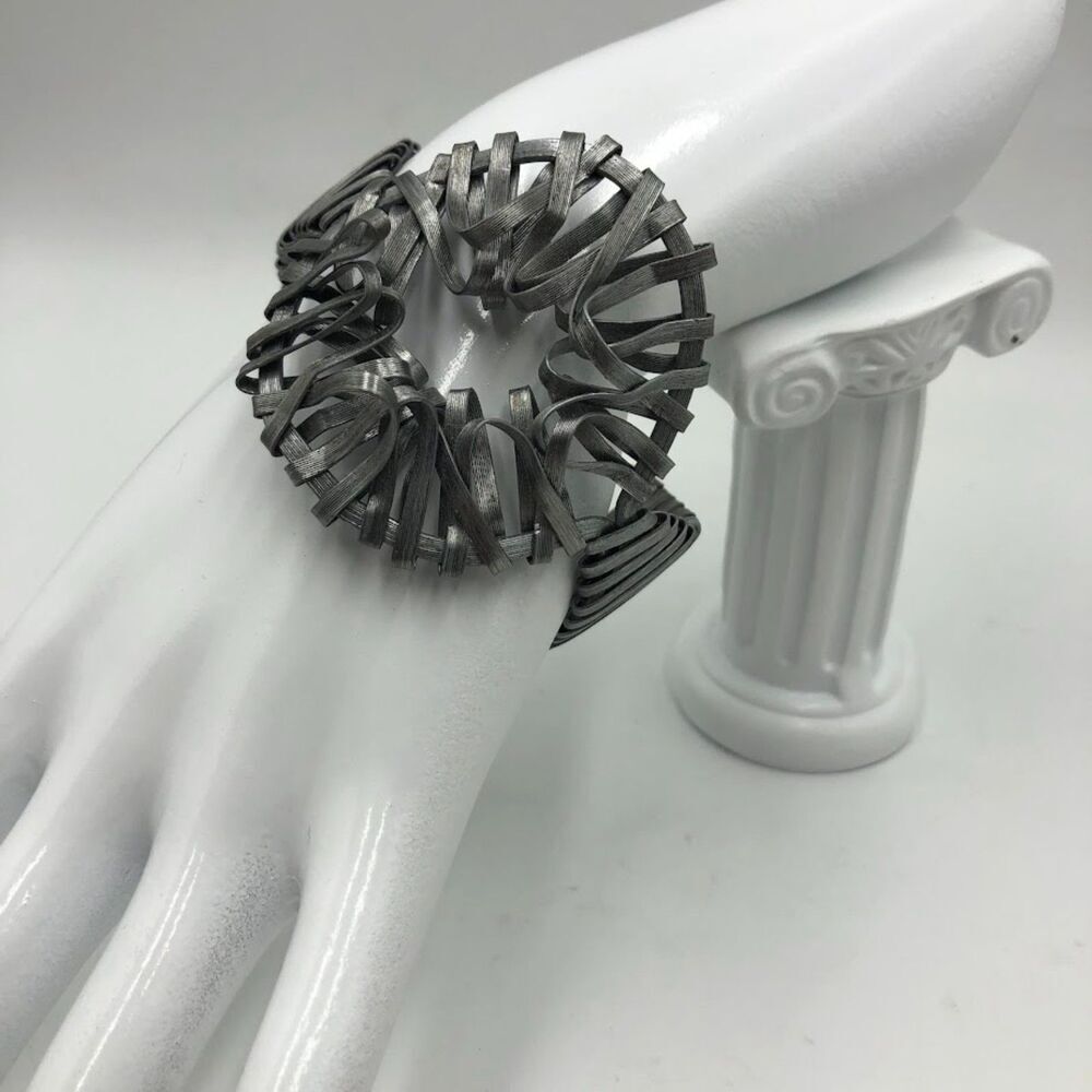 Vintage Y2K Wire Wrapped Floral Metal Cuff Bracelet Artisan Style Boho Statement